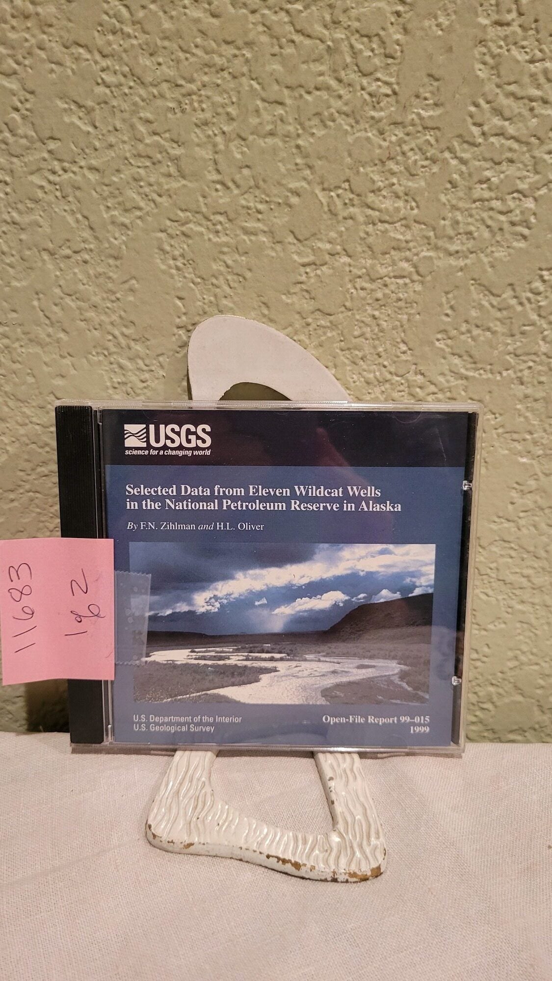 Selected data from eleven wildcat wells in the National Petroleum Reserve in Alaska Sudoc I. F. N. Zihlman.