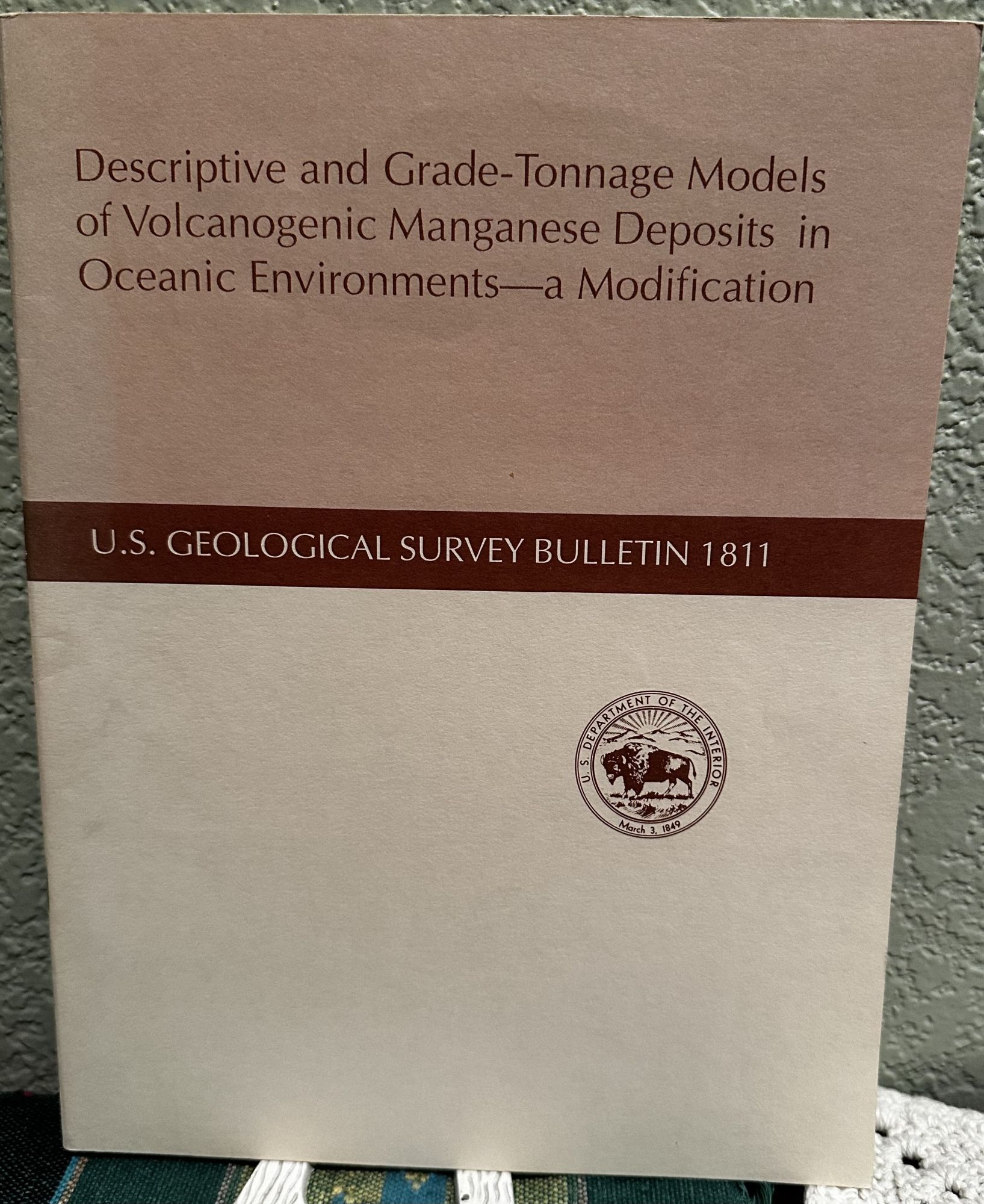 Descriptive and Grade-Tonnage Models of Volcanogenic Manganese Deposits in Oceanic Environments -. Mosier D. L., N. J. Page.