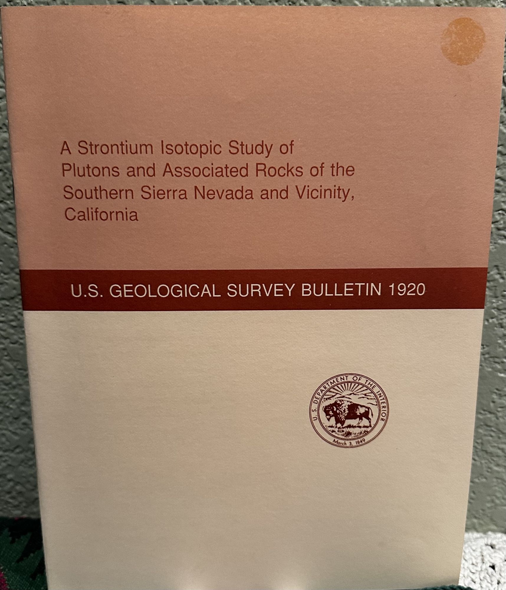 A strontium isotopic study of plutons and associated rocks of the southern Sierra Nevada and. Ronald Wayne Ross Kistler, Donald Clarence.