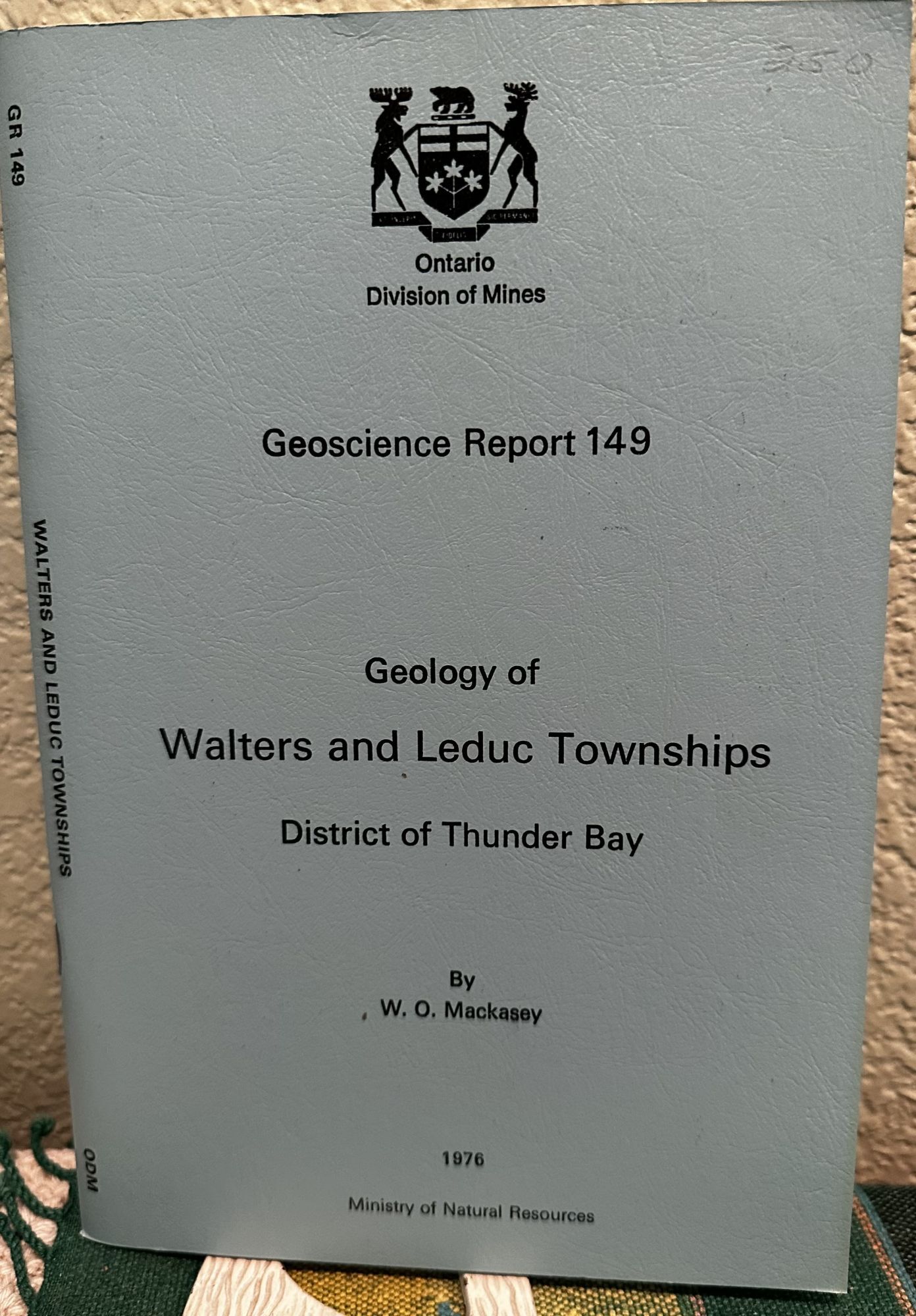 Geology of Walters and Leduc Townships, District of Thunder Bay. W. O. Mackasey.