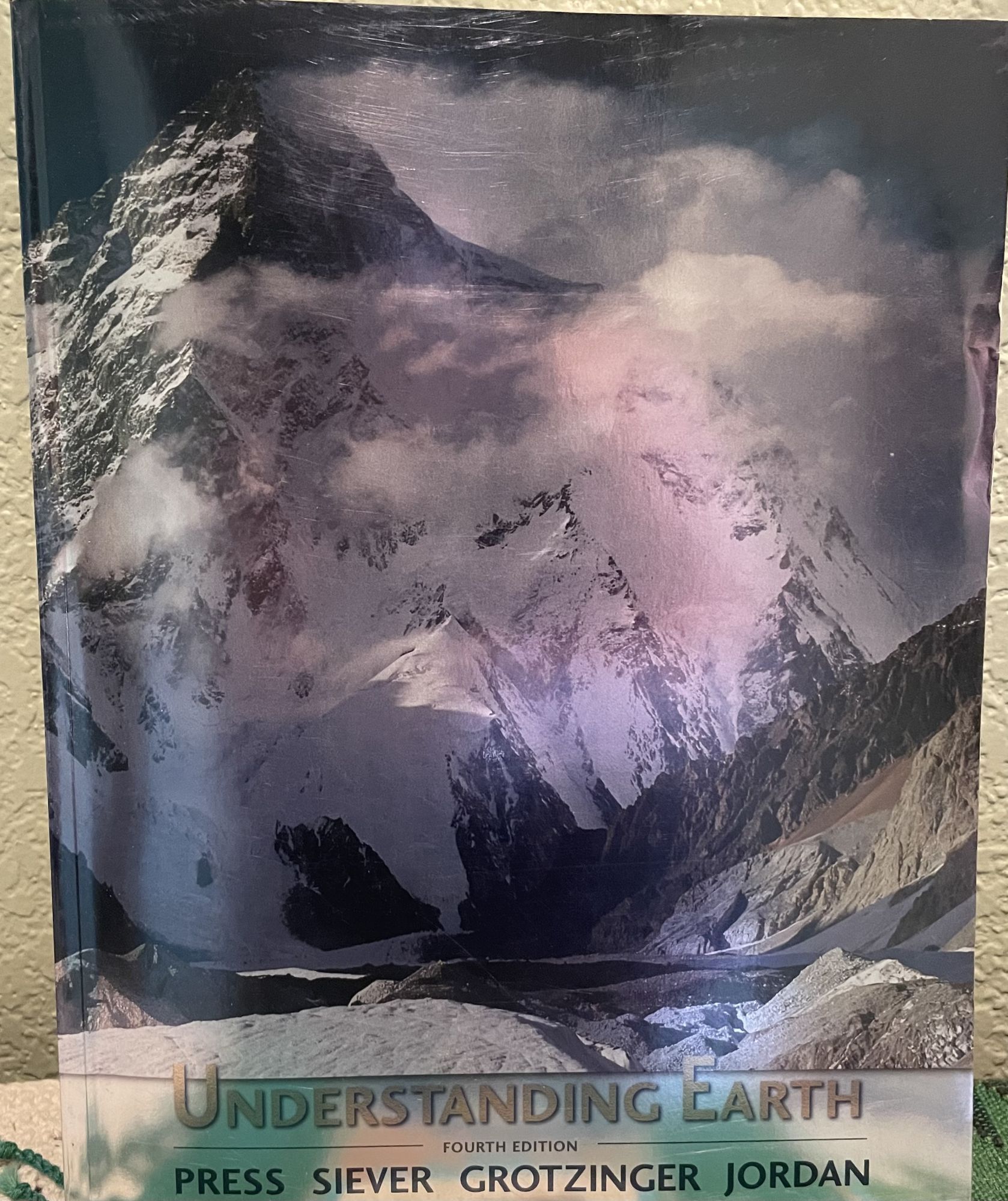 Understanding Earth. Frank Press, Raymond Siever, John Grotzinger, Tom Jordan.