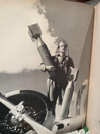 Aerosphere 1942: Including Modern Aircraft, Aircraft Armament, Modern Aircraft Engines, Aircraft Statistics, Buyer's Guide