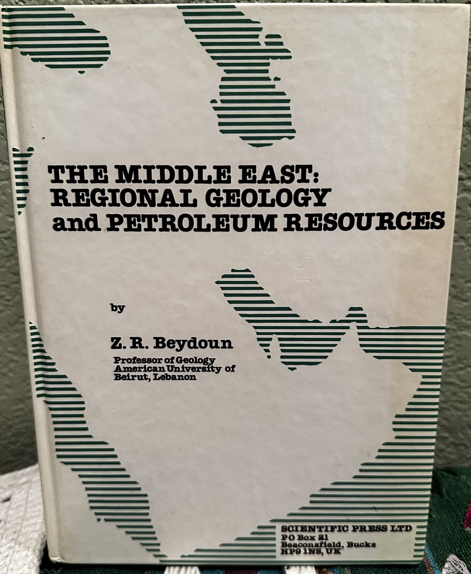 The Middle East: Regional Geology and Petroleum Resources. Z. R. Beydoun.